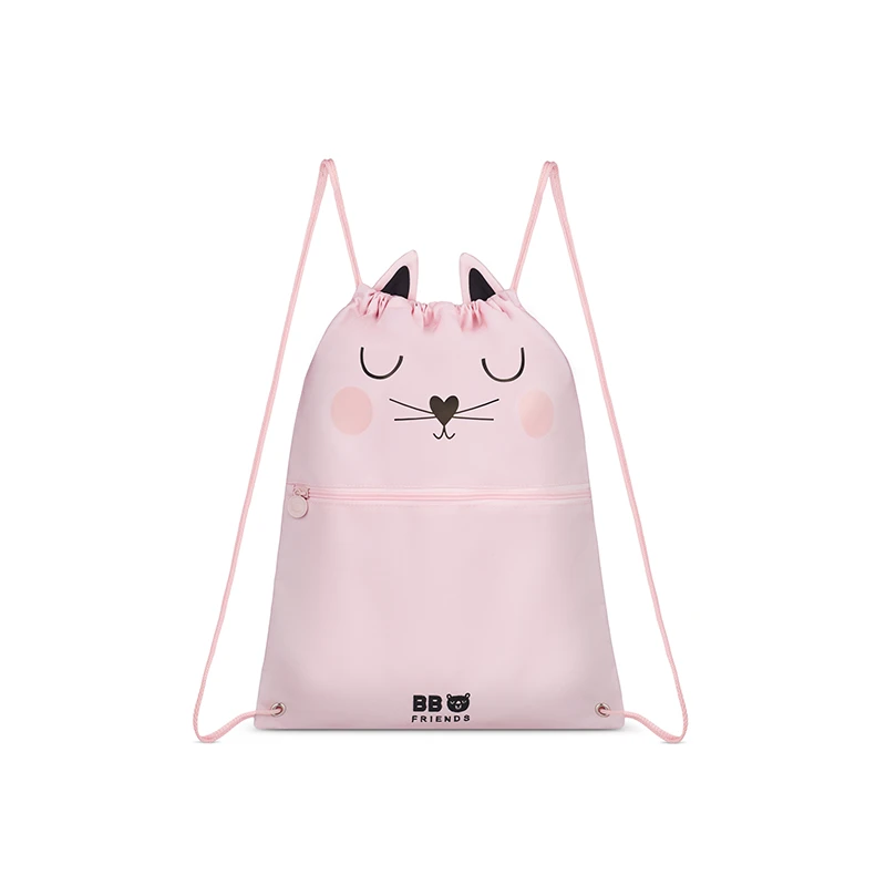 Profesjonalna fotografia produktowa dziecięca - różowy worek-plecak w kształcie kotka na białym tle, wykonany przez studio Packshothouse.